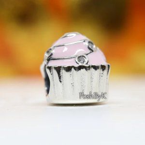 PANDORA  Sweet Cupcake Charm 791891EN68